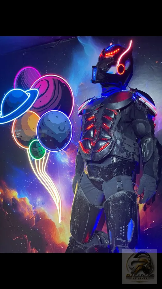 Robô de LED Megatron Fort Music Eventos