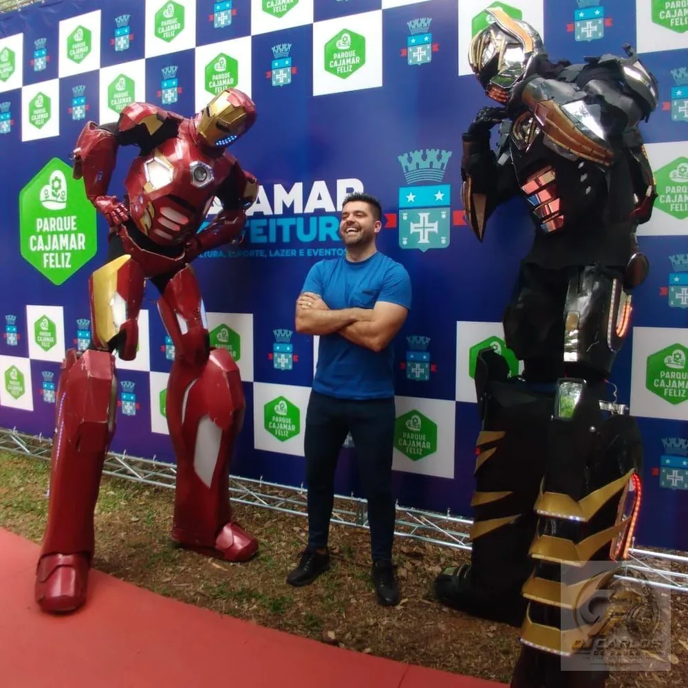 Robô de LED Megatron - trabalho real Fort Music Eventos